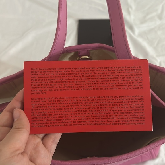 Carolina Herrera Pink Embossed Chain Strap Tote - Picture 12 of 15